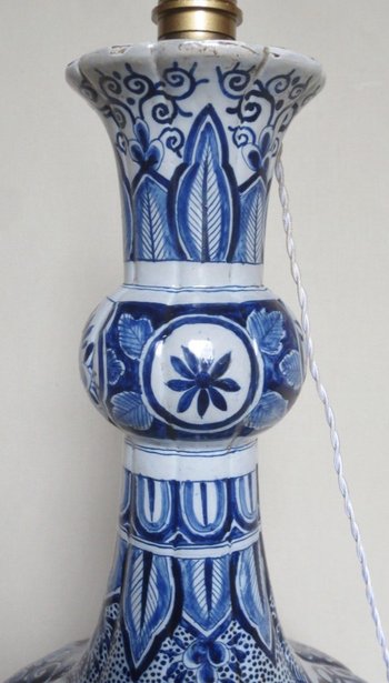Delftware lamp, 18th century.