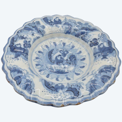 London Earthenware Dish, Late 17th Century.