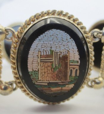 Bracciale in onice nero e micro-mosaico in oro.