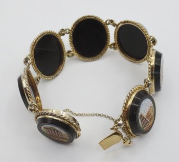 Bracciale in onice nero e micro-mosaico in oro.
