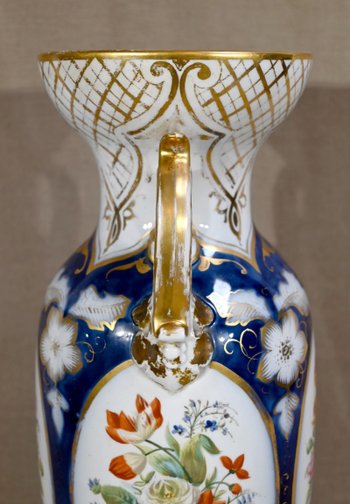 Bedeutende Vase aus Bayeux-Porzellan - Ende des 19. Jahrhunderts