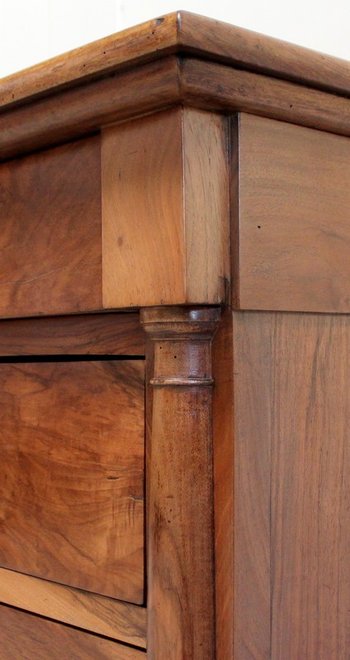 Petite Commode en Noyer Massif – Début XIXe