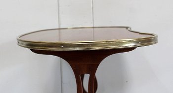 Small “Rognon” Serving Table in Mahogany Veneer, Louis XVI Style – Late 19th Century