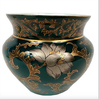 Vase opaline verte et décor de fleurs or. XIXe
