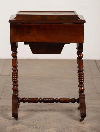 Table travailleuse en Acajou XIXème