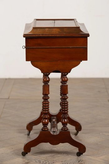 Table travailleuse en Acajou XIXème