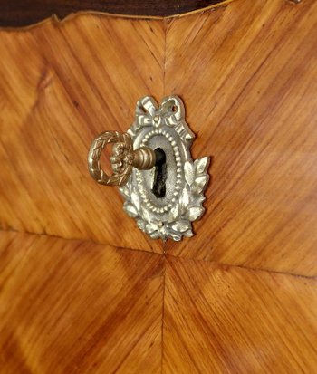 Chiffonnier en Bois Précieux, époque Louis XV – XVIIIe