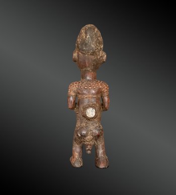 STATUETTA raffigurante TAMBOURINARIO Cultura Kongo, Repubblica Democratica del Congo Prima metà del XX secolo