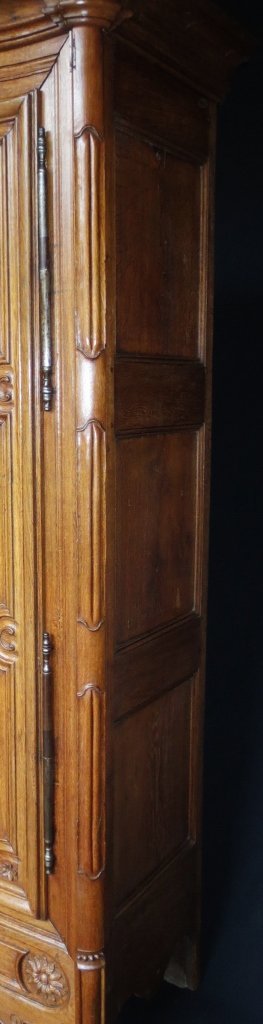 Armoire Louis XV, XVIIIe Siècle.