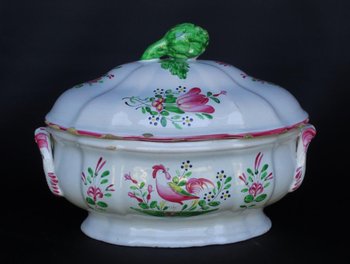 Terrine En Faïence De l' Est, Fin Du XVIIIe Siècle.