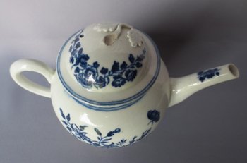 Porcelain From Caughley 18th Century.