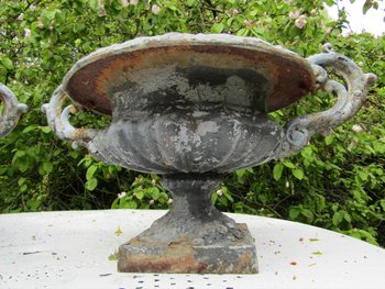 Pair of basins