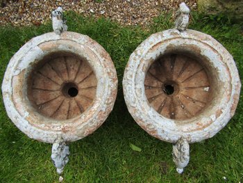 Pair of basins