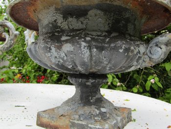 Pair of basins