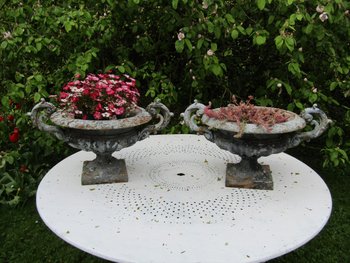 Pair of basins