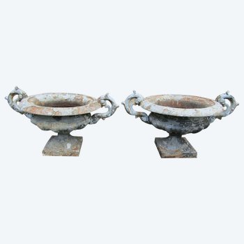 Pair of basins