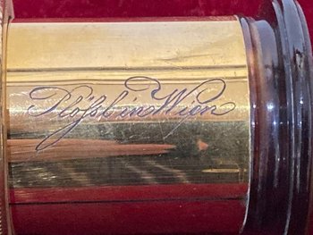 Lorgnette à un tirage en laiton doré et écaille signée "PLÖSS IN WIEN"  - Fin XIX - Début XX siècle
