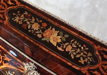 Scrivania inclinata in legno pregiato, periodo Napoleone III - metà del XIX secolo