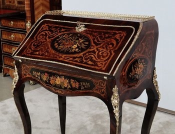 Scrivania inclinata in legno pregiato, periodo Napoleone III - metà del XIX secolo