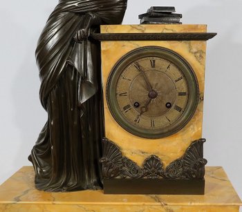 Bedeutende Kamingarnitur aus gelbem Siena-Marmor und patinierter Bronze, Epoche Empire - Anfang 19.