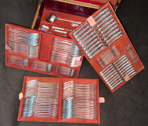 E.Puiforcat Bedeutende 186-teilige Menage aus massivem Silber im Louis-XVI-Stil