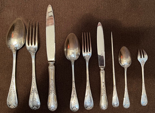 E.Puiforcat Bedeutende 186-teilige Menage aus massivem Silber im Louis-XVI-Stil
