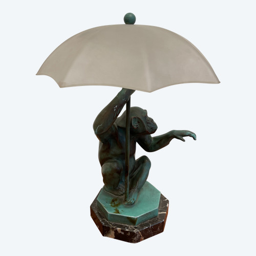 Le Verrier – Lampe représentant un singe sous un parapluie