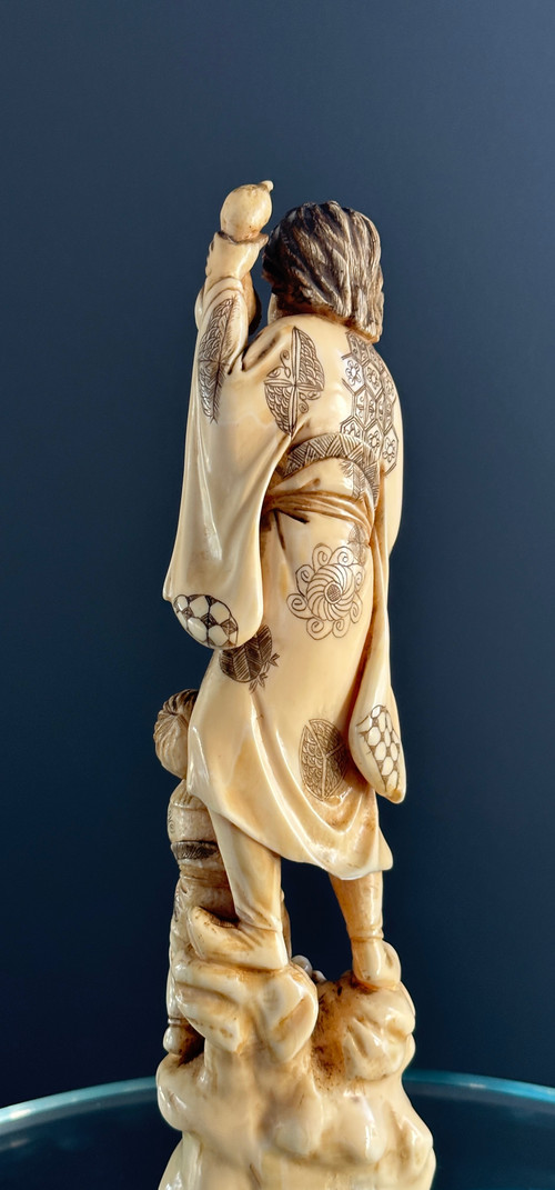 Okimono Scultura in avorio Giappone Periodo Meiji (1868 - 1912)
