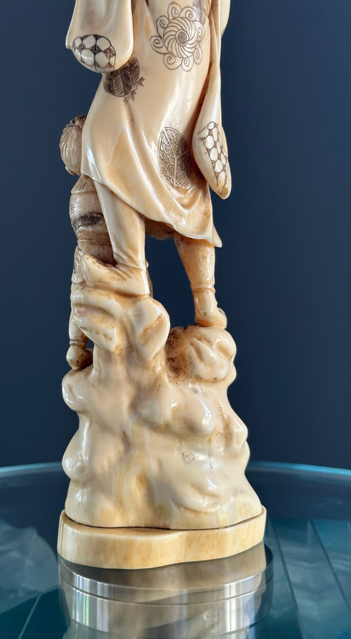 Okimono Scultura in avorio Giappone Periodo Meiji (1868 - 1912)