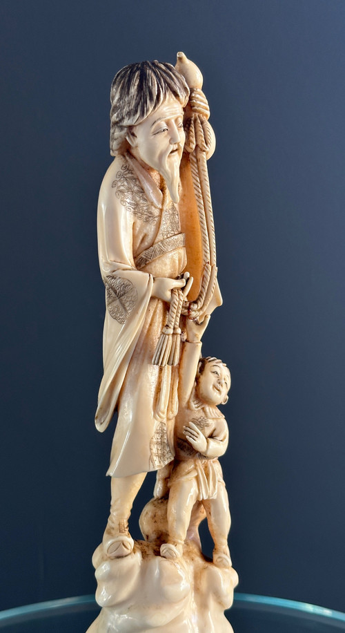 Okimono Scultura in avorio Giappone Periodo Meiji (1868 - 1912)