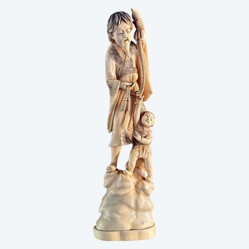 Okimono Scultura in avorio Giappone Periodo Meiji (1868 - 1912)