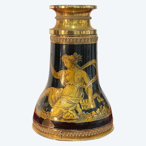 RARE - Lorgnette à un tirage en laiton doré et vernis Martin à décor de femmes à l'antique et putti - Fin XVIII siècle