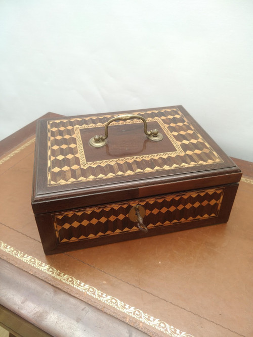 Inlaid box