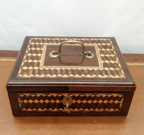 Inlaid box