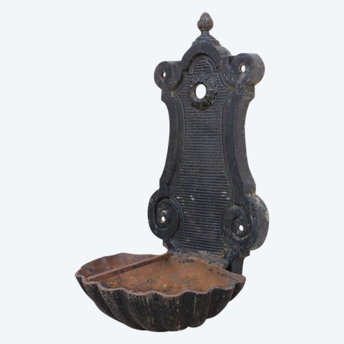 Cast iron fountain end of XIX