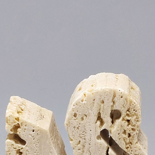 1970 Original sculpture of swan in travertine by Enzo Mari for F.lli Mannelli