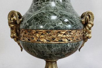 Paire de Vases Balustre, style Louis XVI - 2ème moitié du XIXe 
