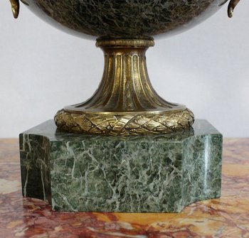 Paire de Vases Balustre, style Louis XVI - 2ème moitié du XIXe 