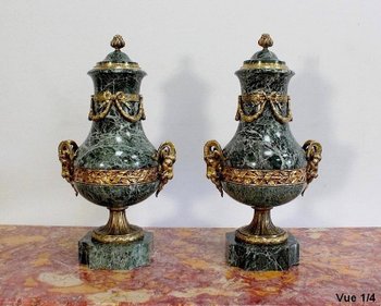 Paire de Vases Balustre, style Louis XVI - 2ème moitié du XIXe 