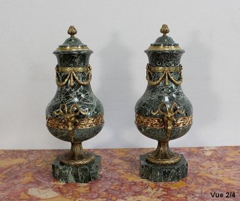 Paire de Vases Balustre, style Louis XVI - 2ème moitié du XIXe 