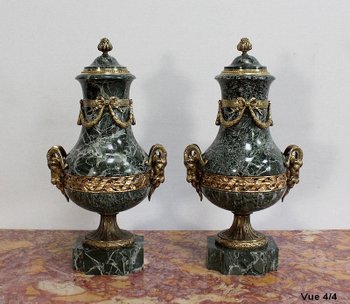 Paire de Vases Balustre, style Louis XVI - 2ème moitié du XIXe 