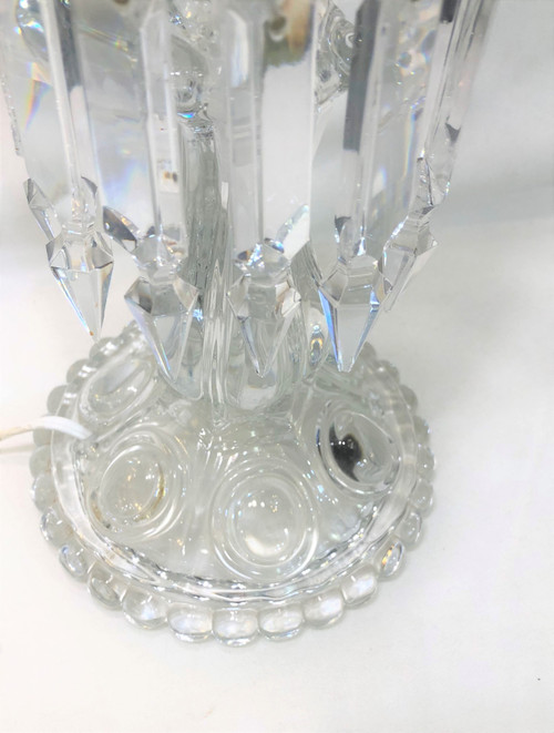 Lampe photophore électrique en cristal à pampilles estampillée BACCARAT