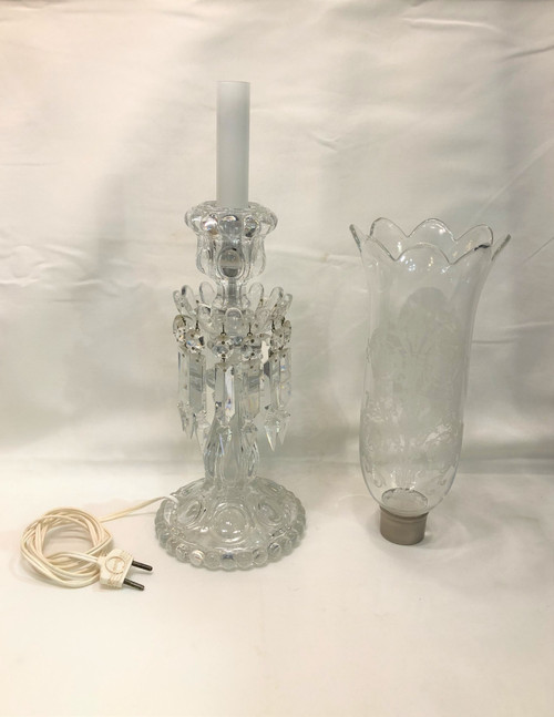 Lampe photophore électrique en cristal à pampilles estampillée BACCARAT