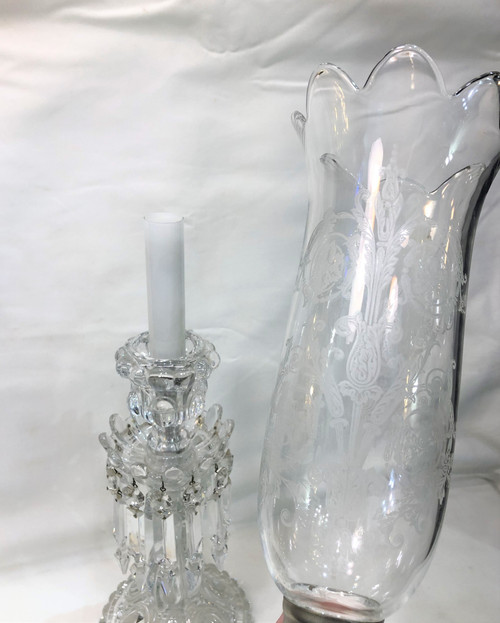 Lampe photophore électrique en cristal à pampilles estampillée BACCARAT