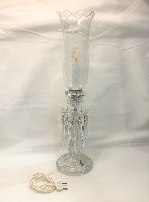 Lampe photophore électrique en cristal à pampilles estampillée BACCARAT