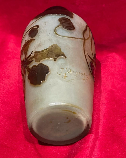 Paul Nicolas Vase aus silberner Glaspaste