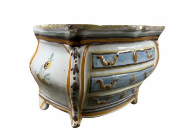 Chest of drawers forming chest of drawers Nevers 18th century
