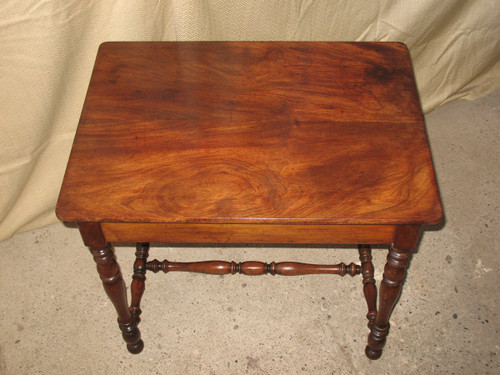 Petite table à écrire bureau époque 19ème en noyer massif de style Louis XIII