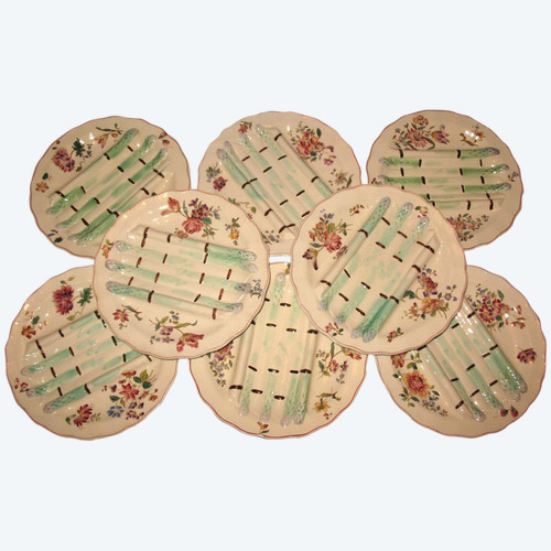 Set of 8 plates with compartments in Longchamp earthenware from the 19th century for asparagus