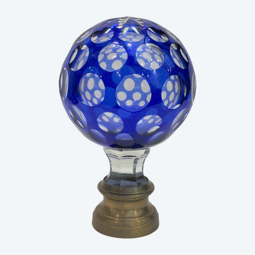 Ancienne boule de rampe d'escalier en cristal taillé BACCARAT doublé bleu et bronze